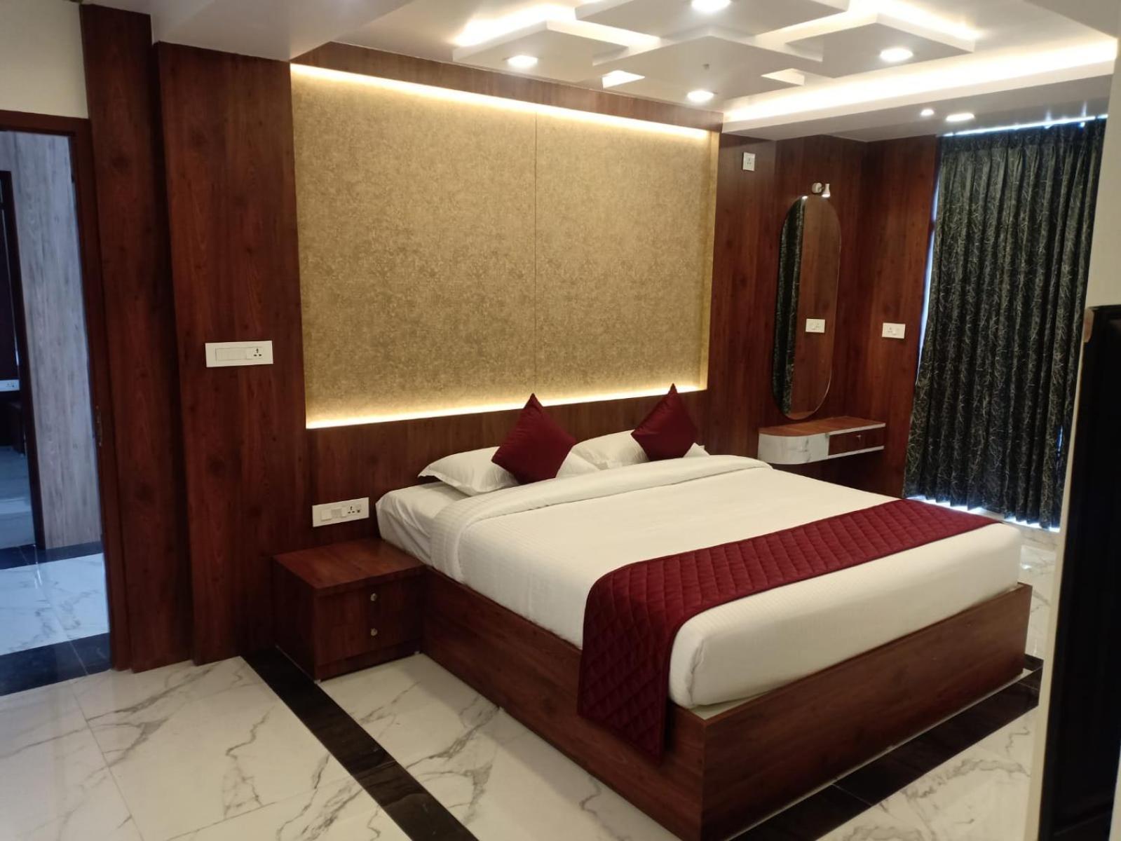 Lakshmi Mahal - V Inn Thiruvarur Экстерьер фото