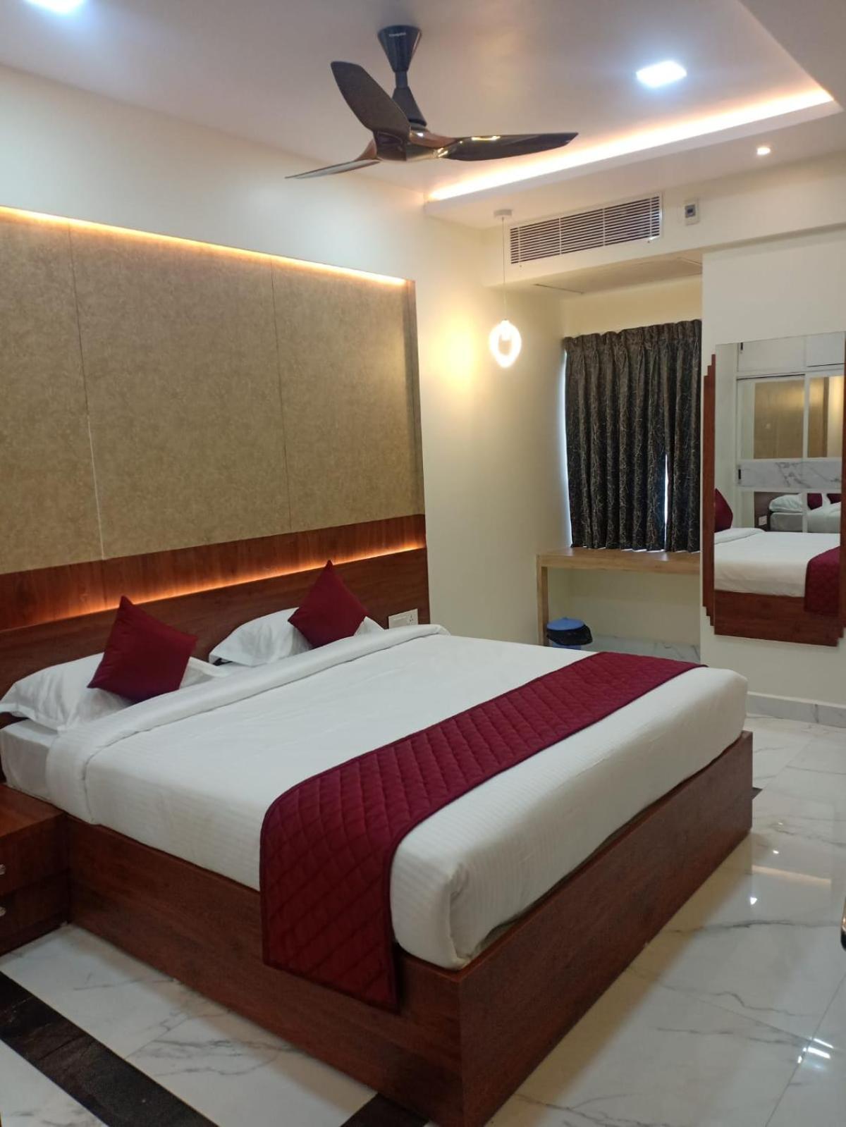 Lakshmi Mahal - V Inn Thiruvarur Экстерьер фото
