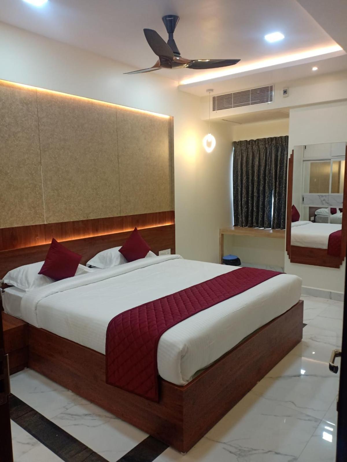 Lakshmi Mahal - V Inn Thiruvarur Экстерьер фото